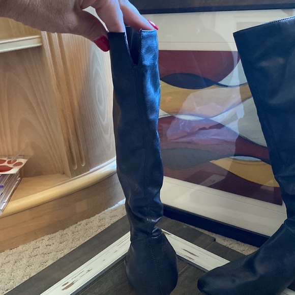 DONATED Bass-Melanie size 7M black, 3” heeled boots - Picture 5 of 8